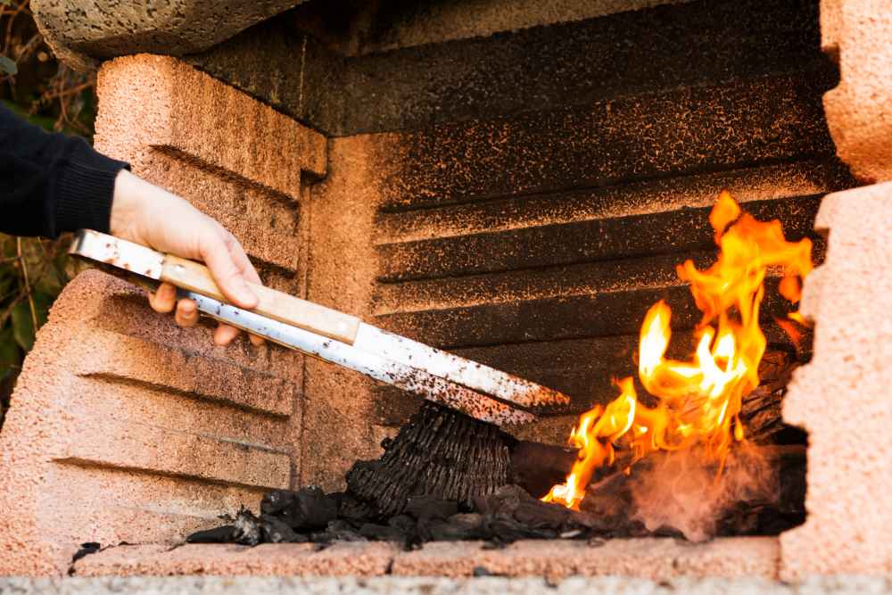 The Benefits of Custom Masonry for Fire Pits, Outdoor Kitchens, and Seating Areas